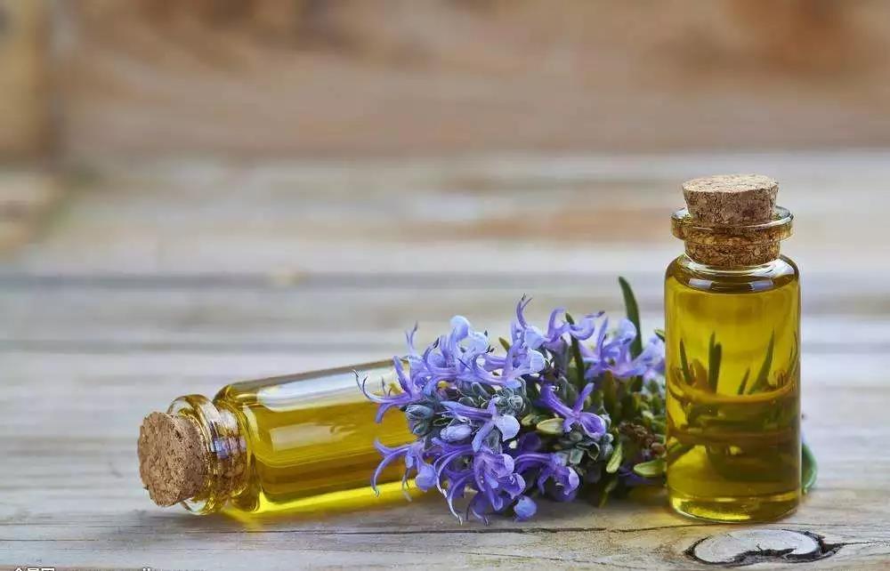 Fragrance oil